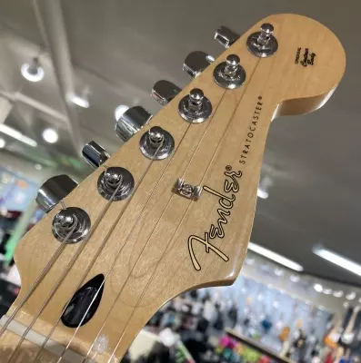Fender - STRAT 2